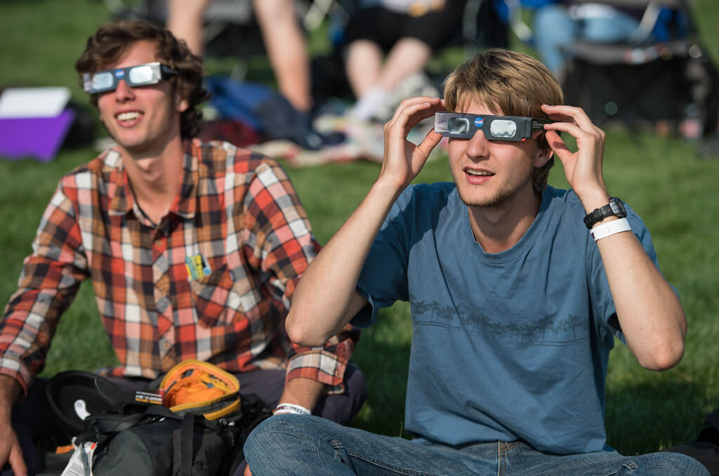 how much do solar eclipse glasses cost?